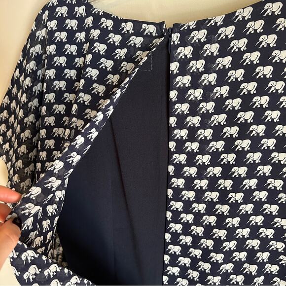 CAbi Navy/White Elephant Pattern Stretchy Waist Short Sleeve Blouse Size Small - Picture 8 of 13